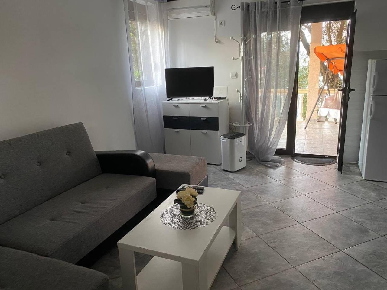Apartments Arina คราซิชิ ภายนอก รูปภาพ